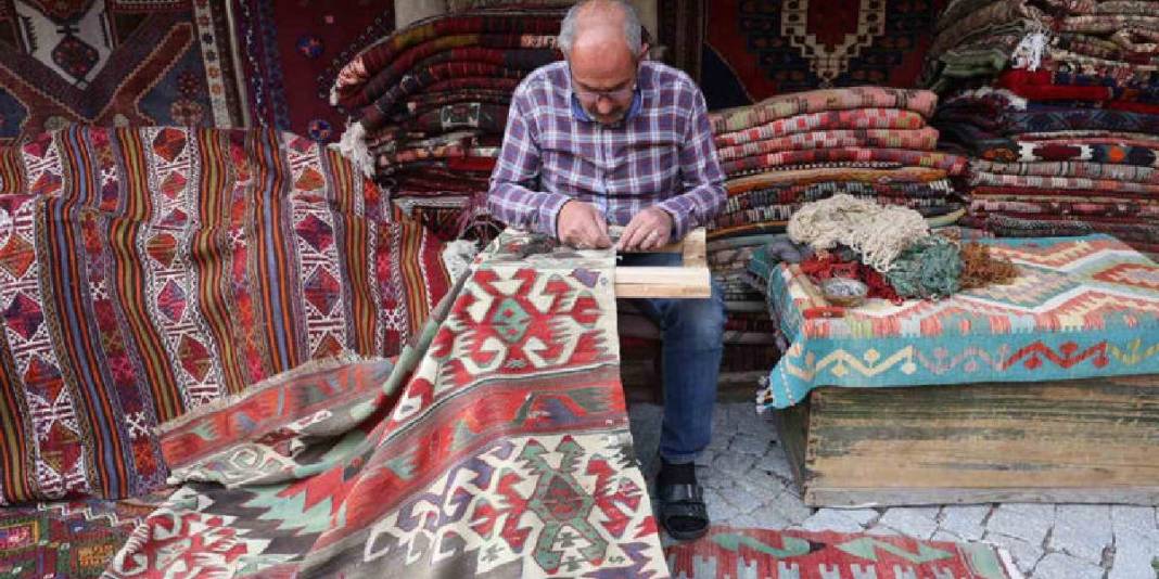 Eski ve antika halılar Kapadokya'da hayata tutunuyor! Ustalar ekonomiye katkı sağlıyor 3